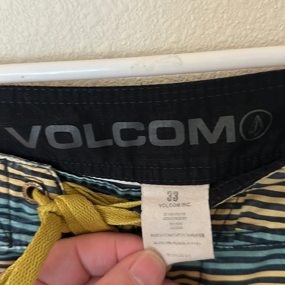 Volcom BoardShorts - Picture 6 of 7